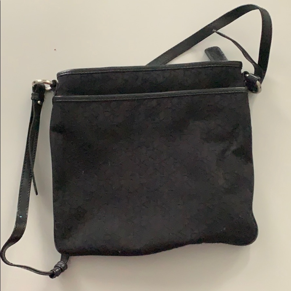 Dkny crossbody bag great condition, Black